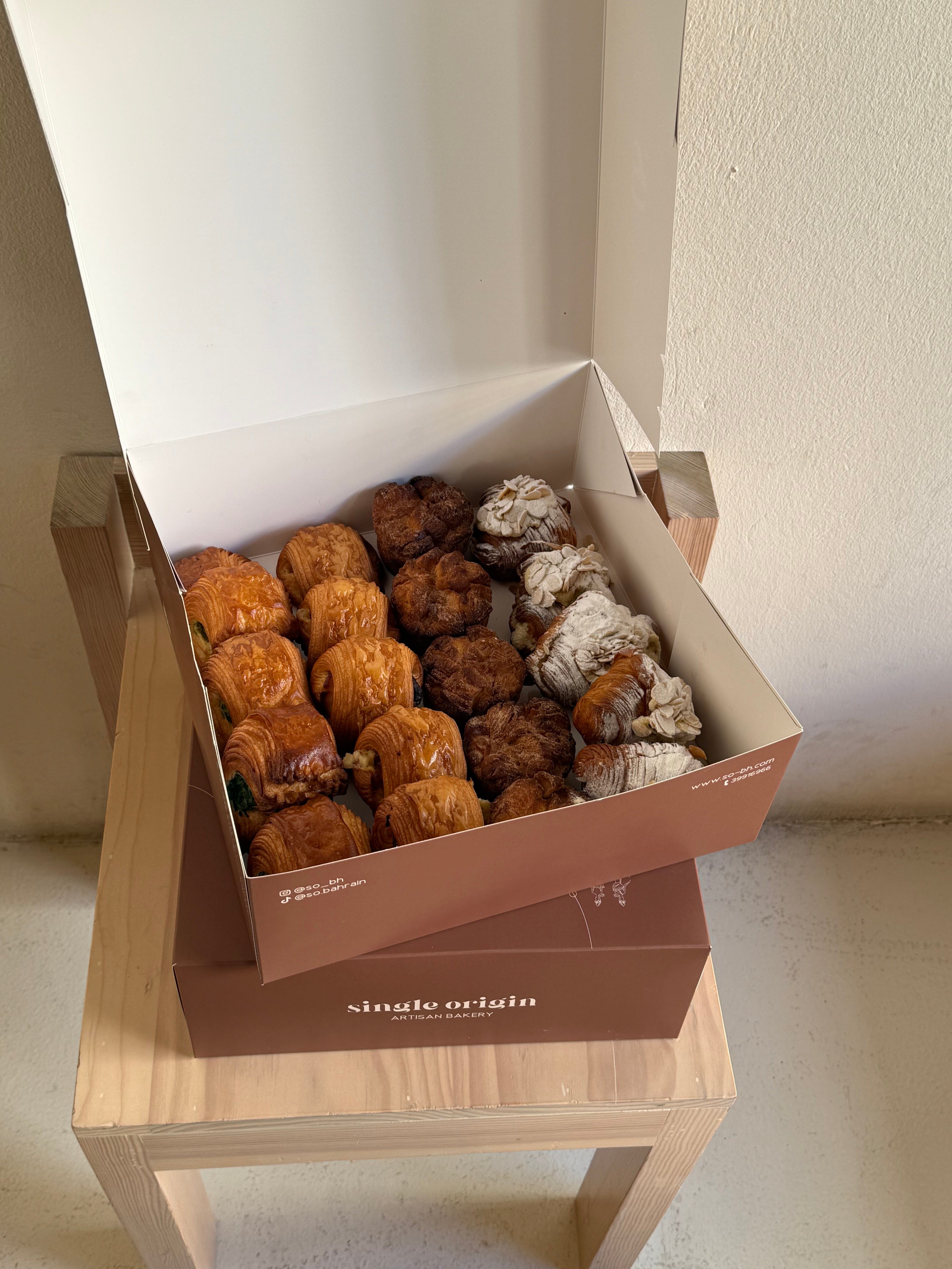 (PRE-ORDER) The SO-CIAL BOX - 20PCS