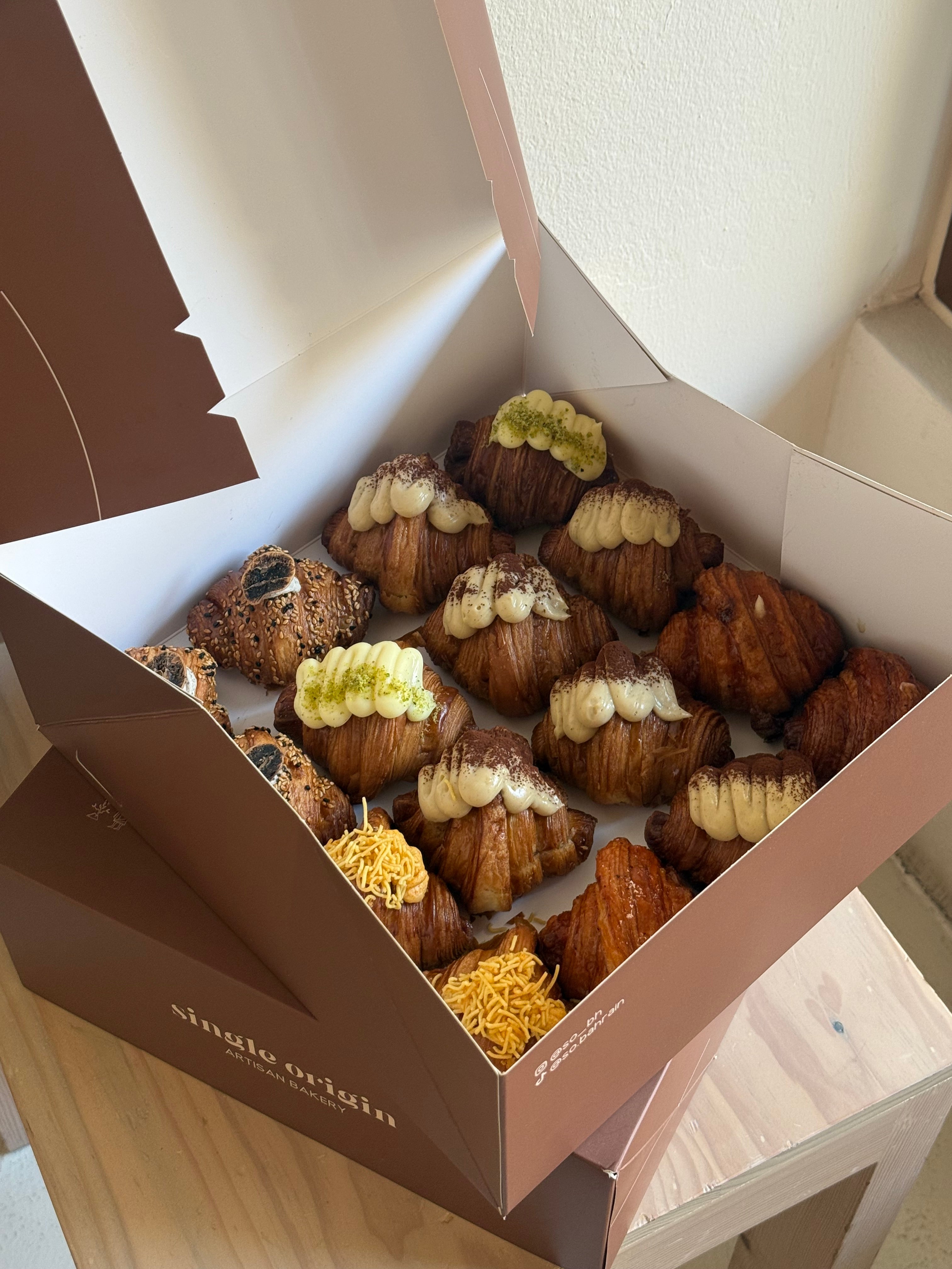 (PRE-ORDER) Muharraq Nights Box - 16PCS