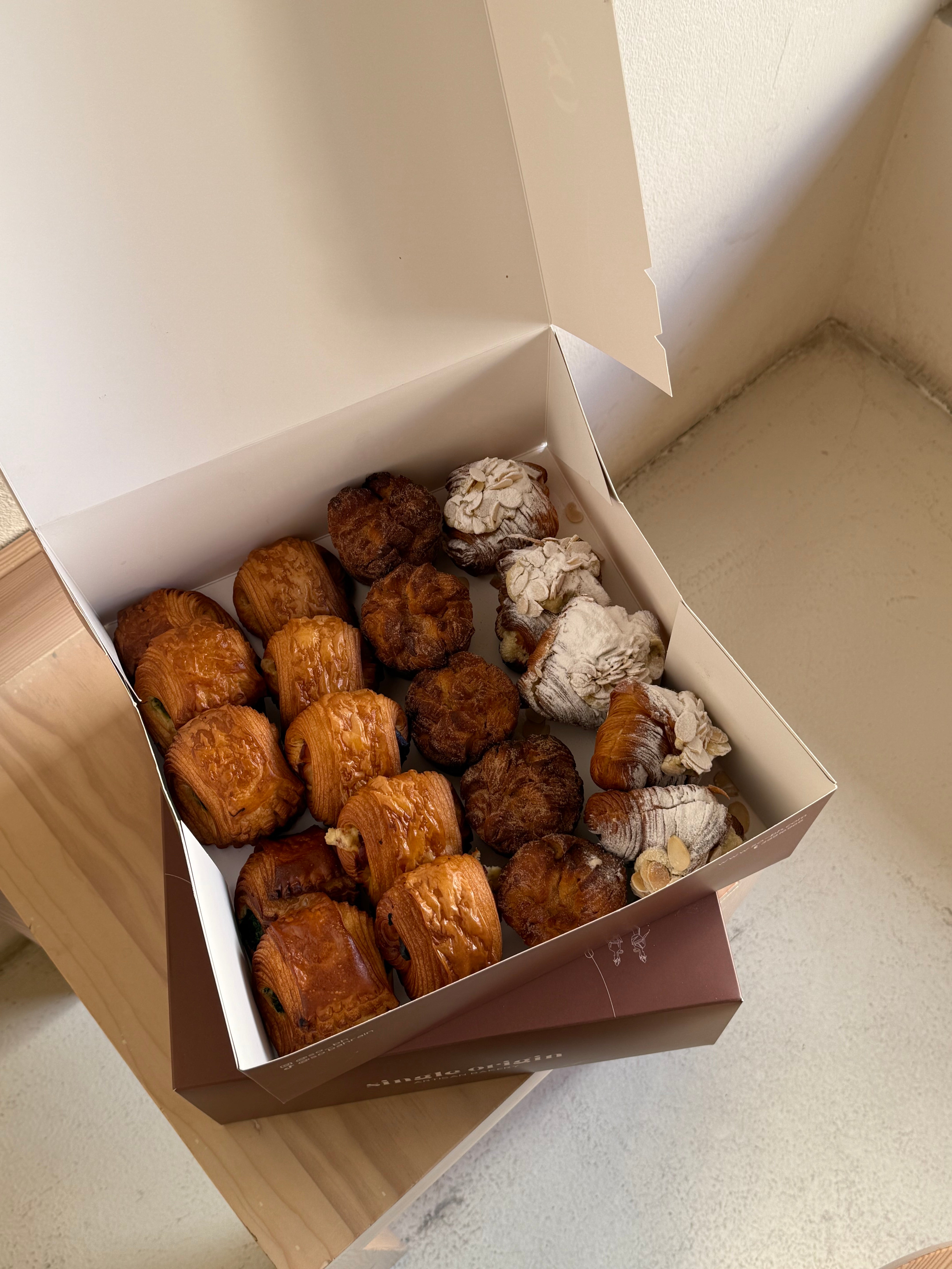 (PRE-ORDER) The SO-CIAL BOX - 20PCS