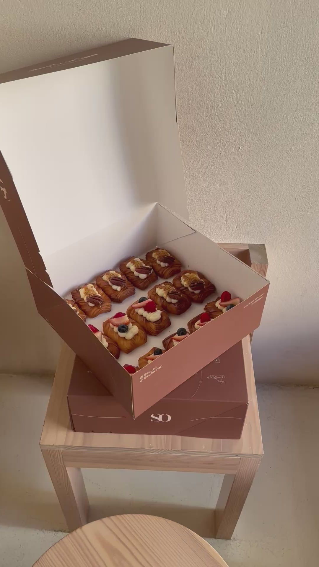 (PRE-ORDER) The SO-CIAL BOX - 15PCS