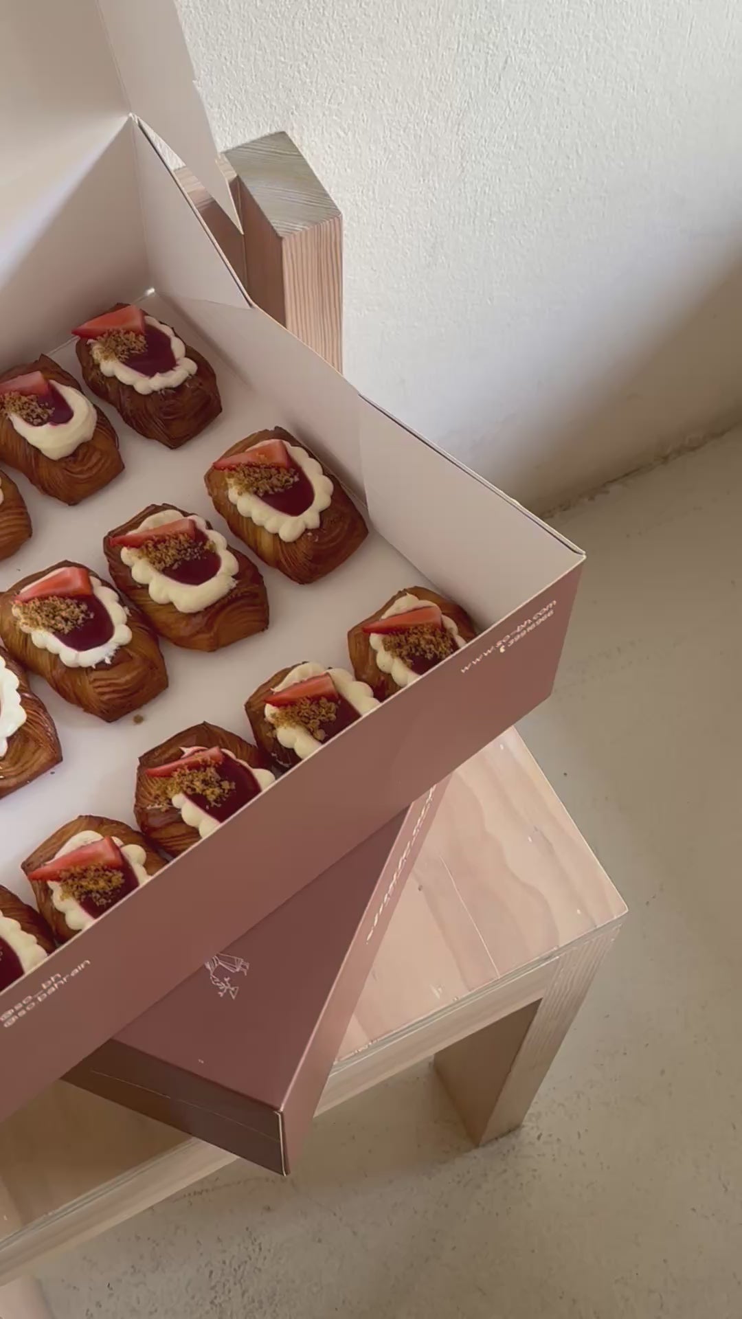 (PRE-ORDER) The Cheesecake Box - 15PCS